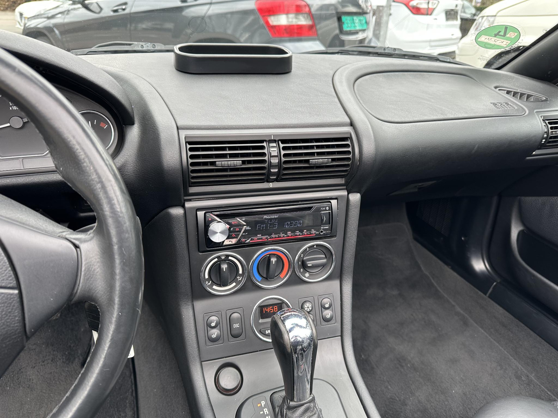 43581048-17.jpg
