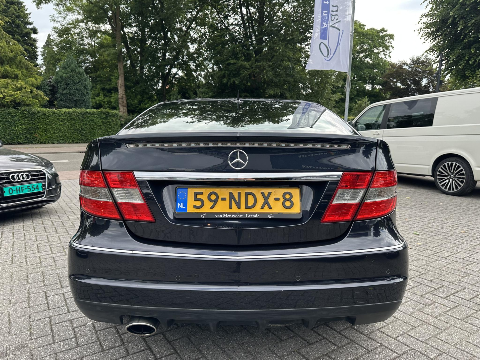 45386660-7.jpg