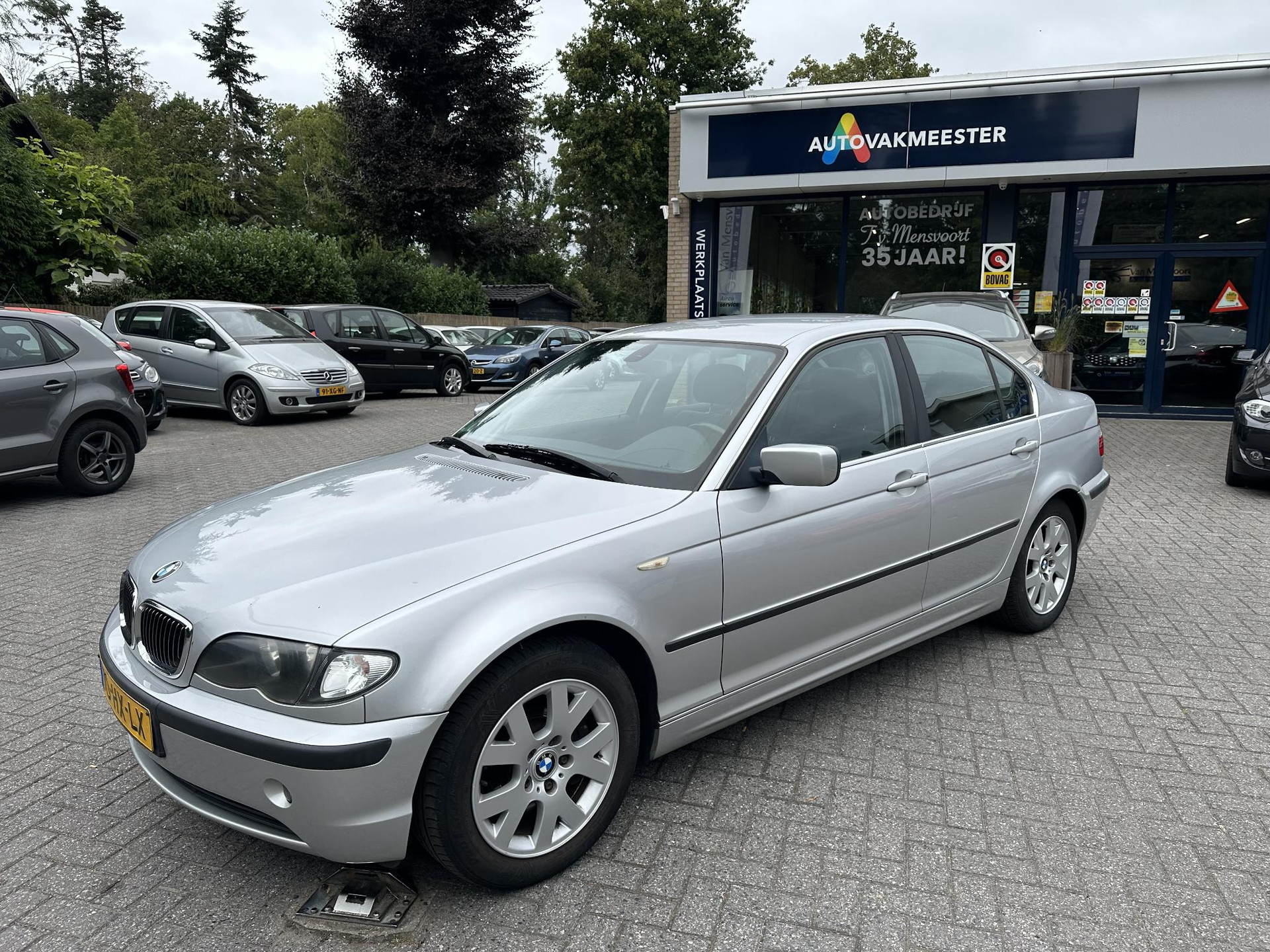 47287260-1.jpg