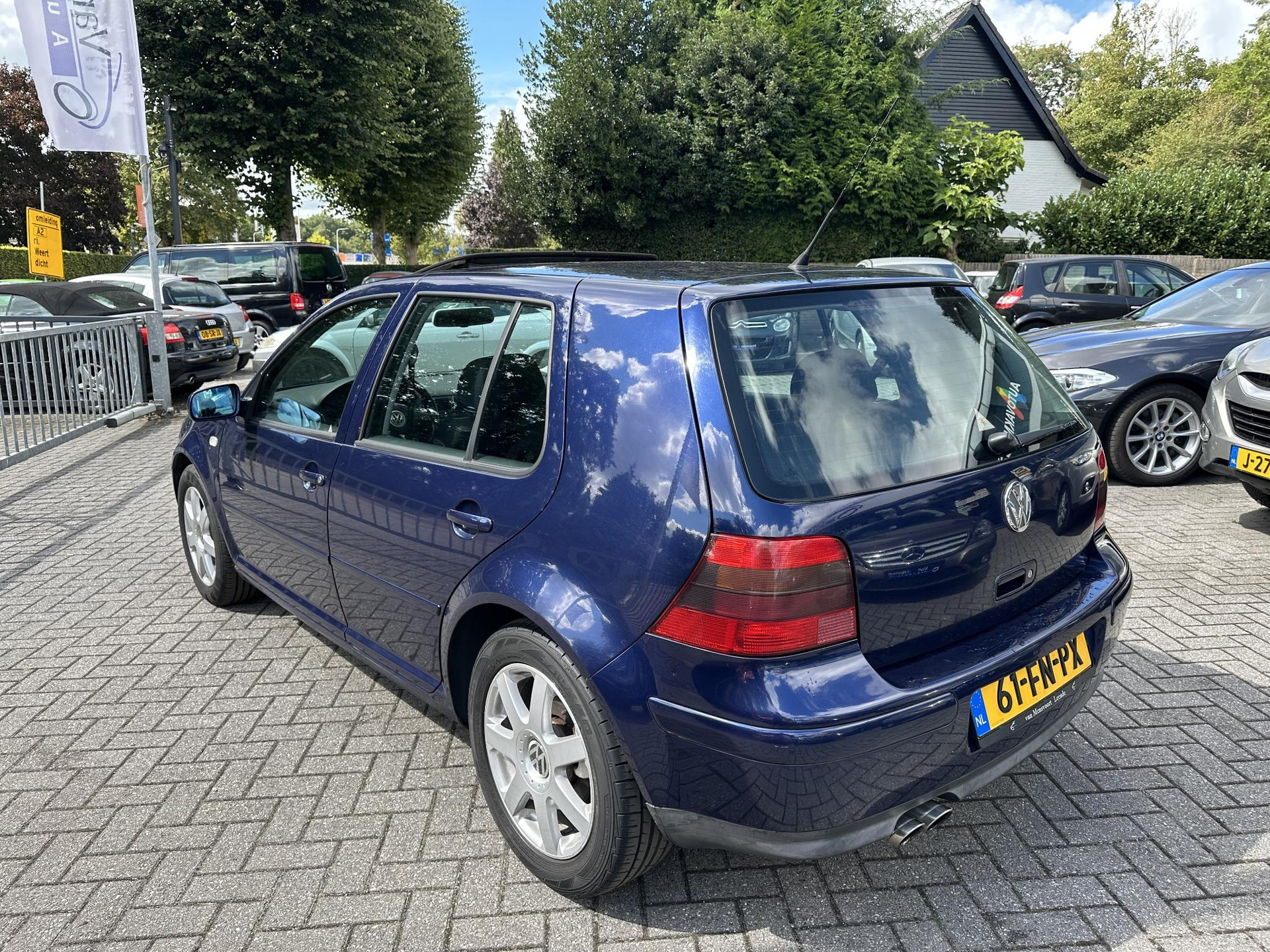 47309845-2.jpg