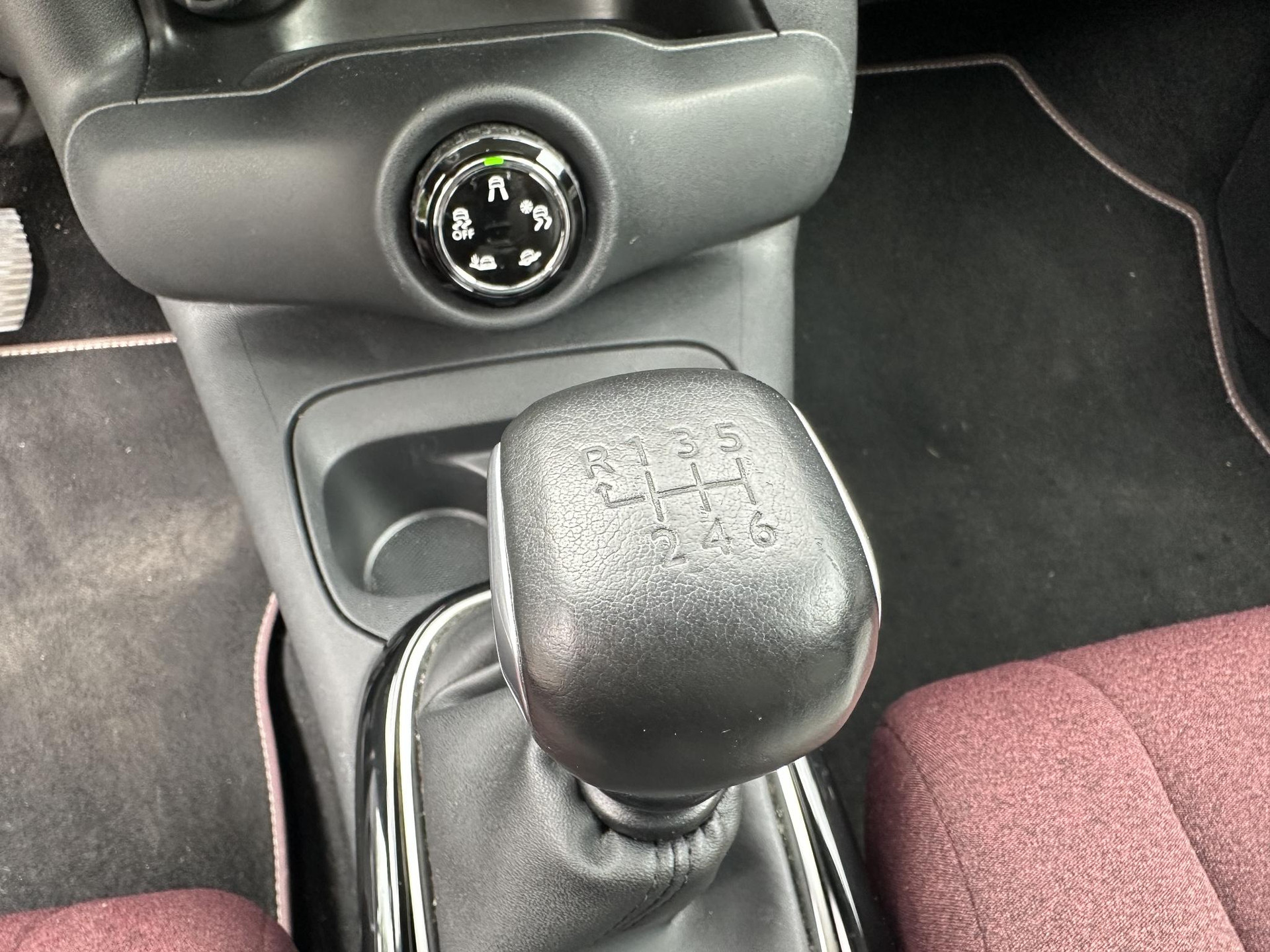 53549667-20.jpg