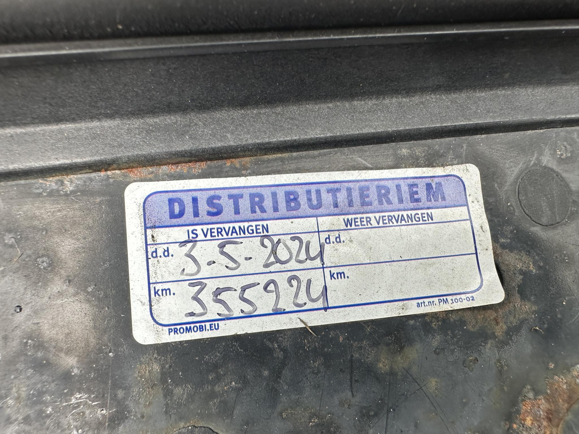 53573213-24.jpg