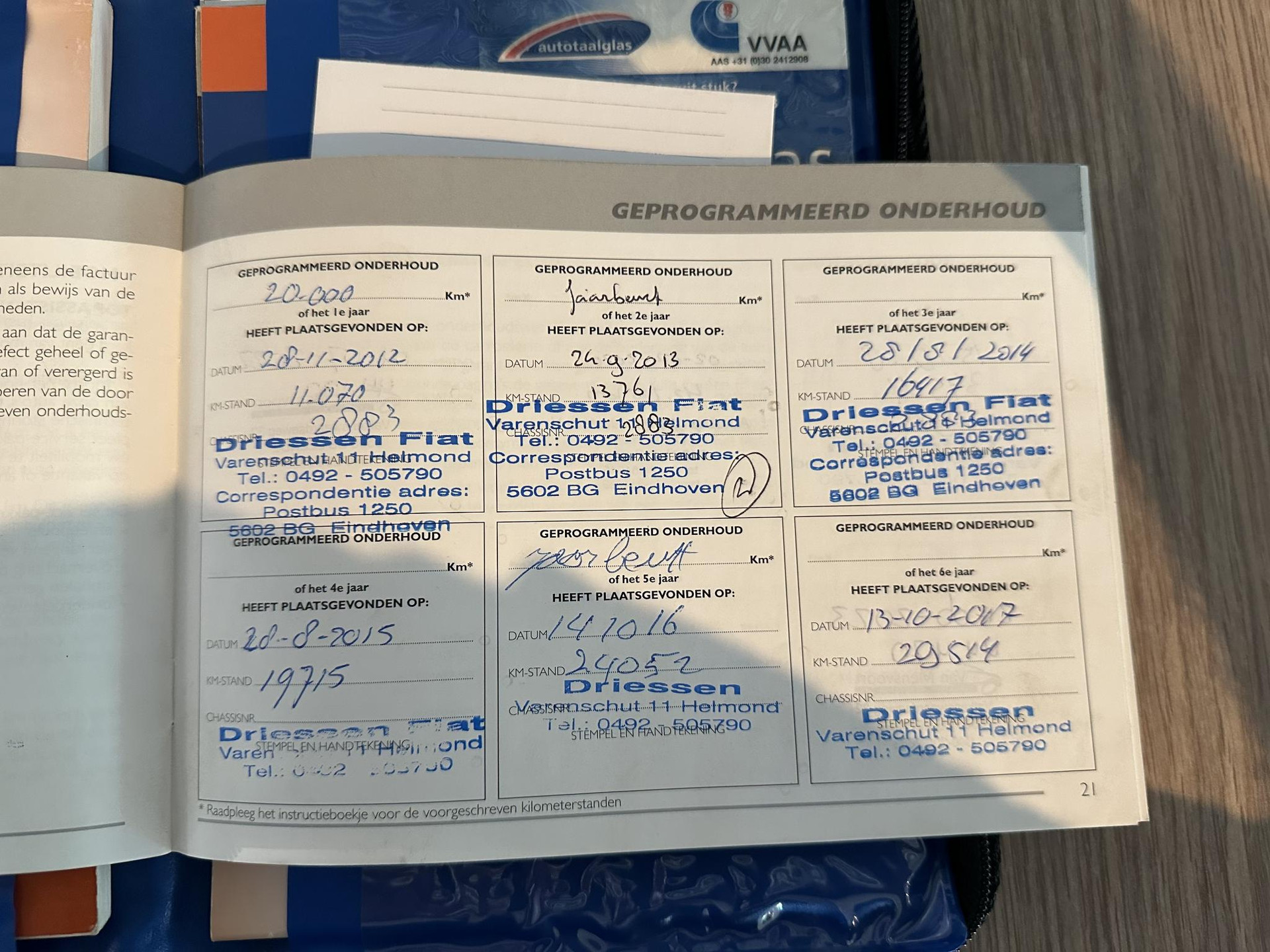 54700611-28.jpg