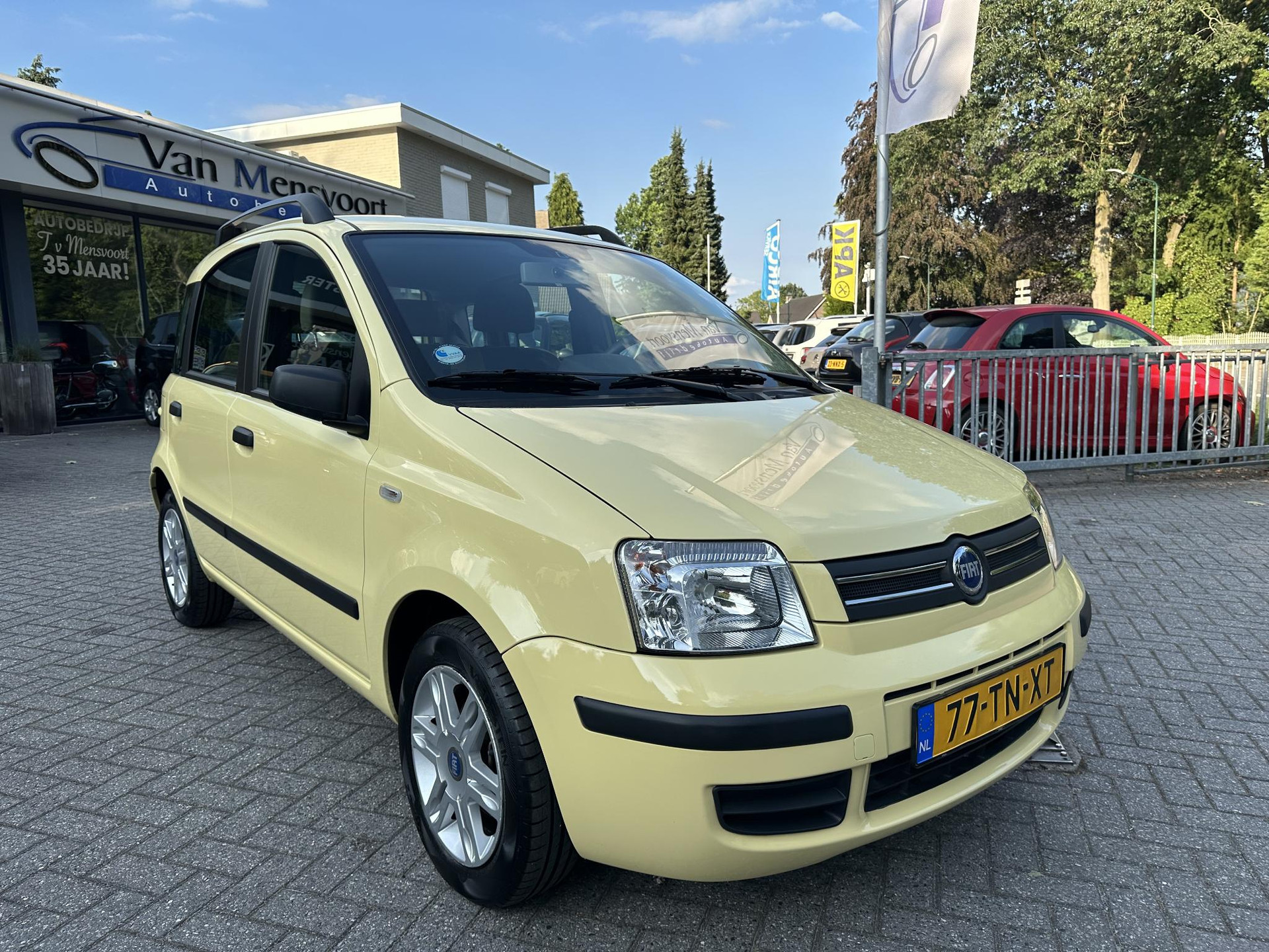 54700611-5.jpg