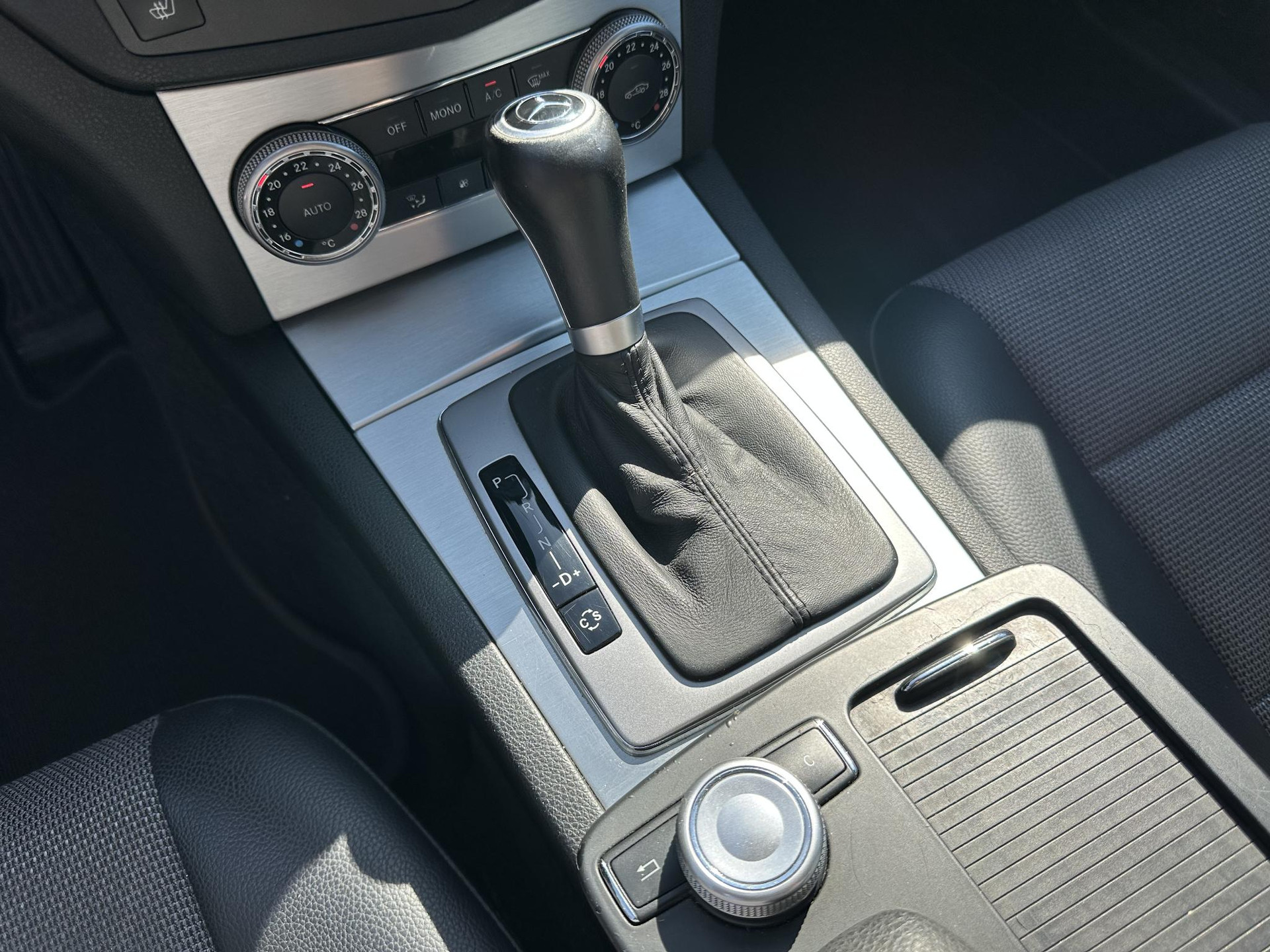 54802827-19.jpg