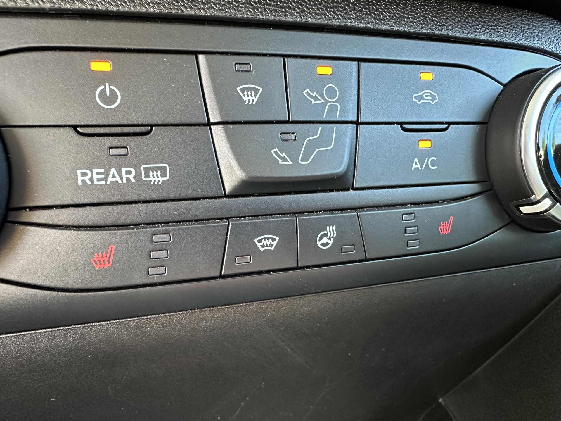56261092-19.jpg