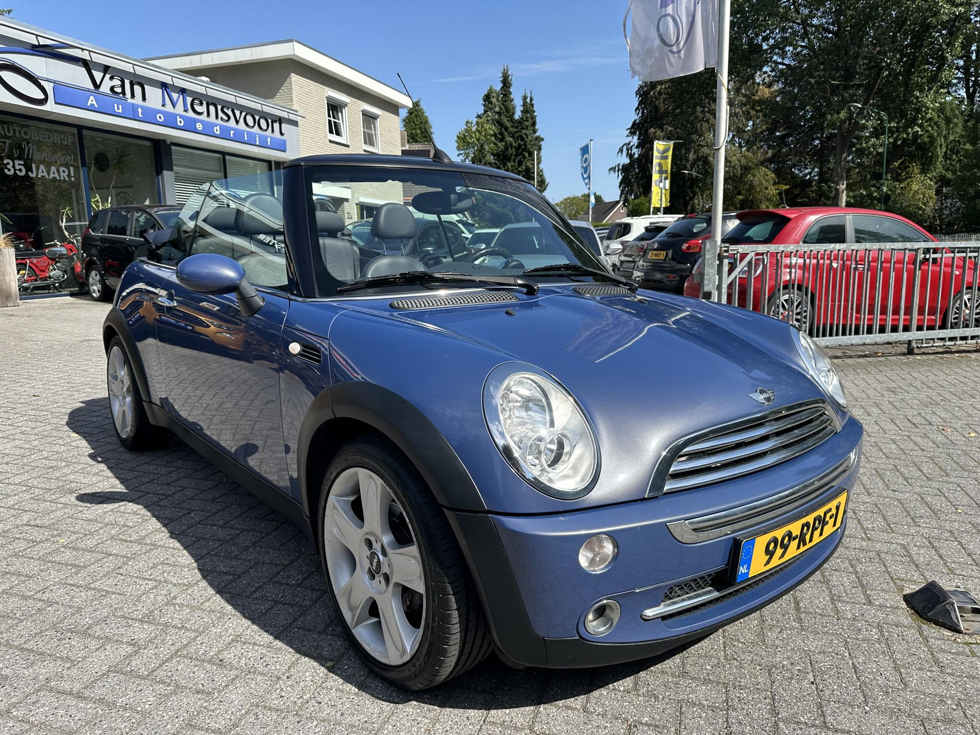 56518454-5.jpg