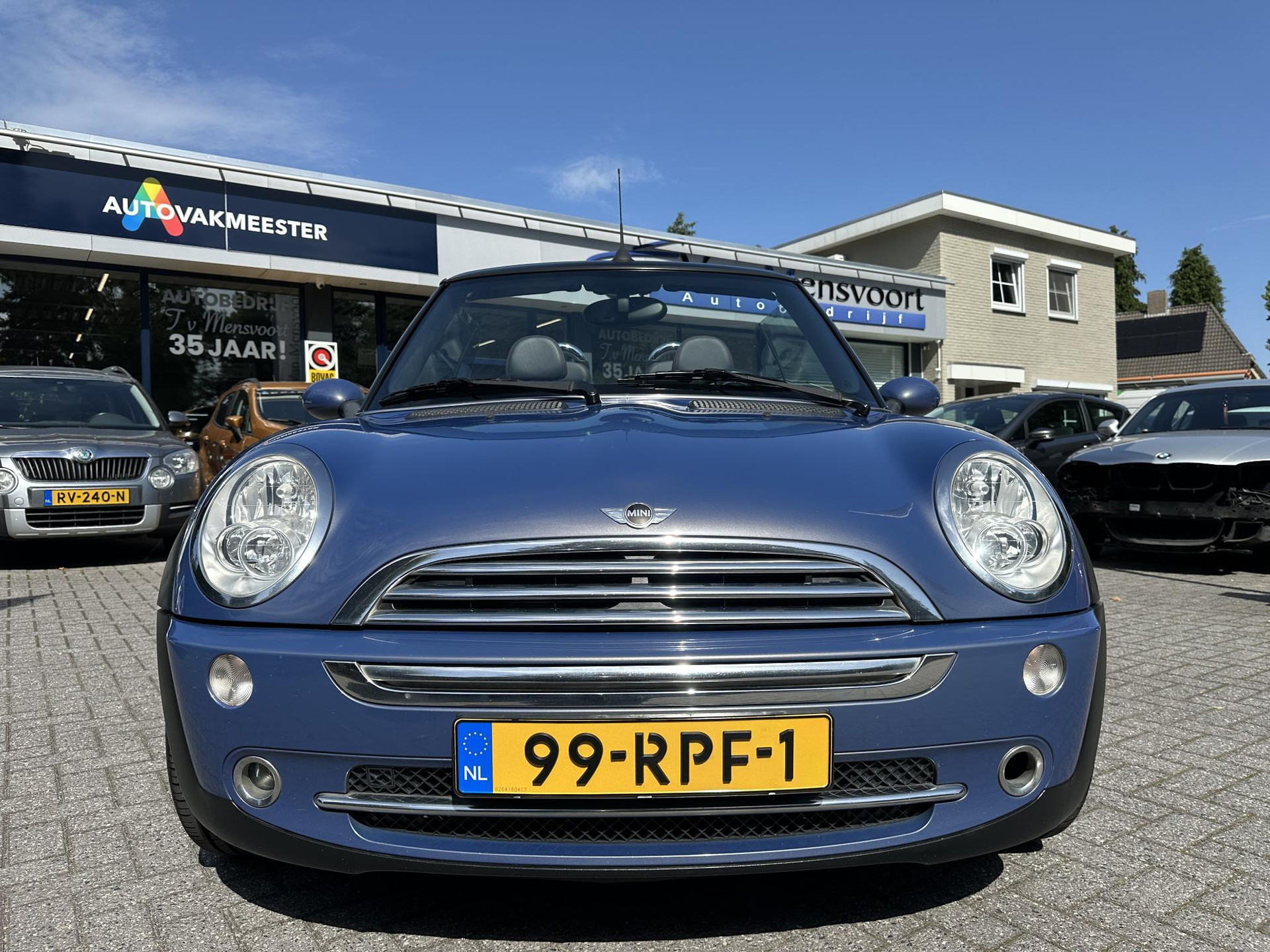56518454-6.jpg
