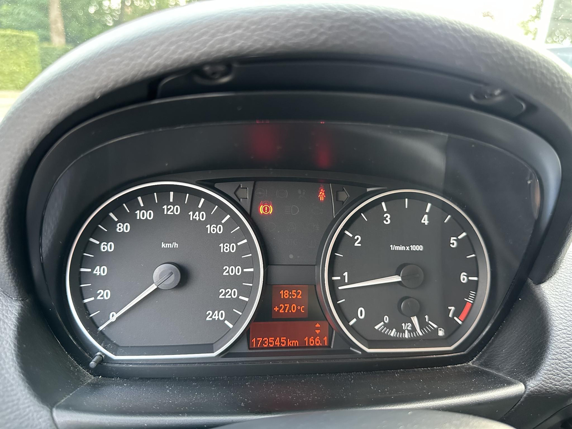 56662942-24.jpg