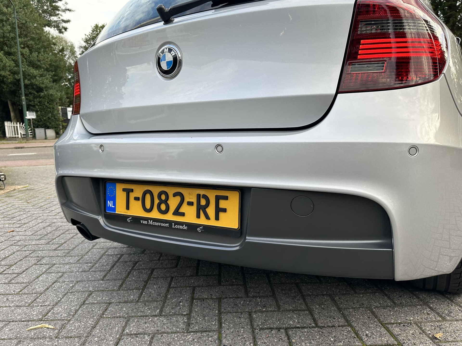 56662942-9.jpg